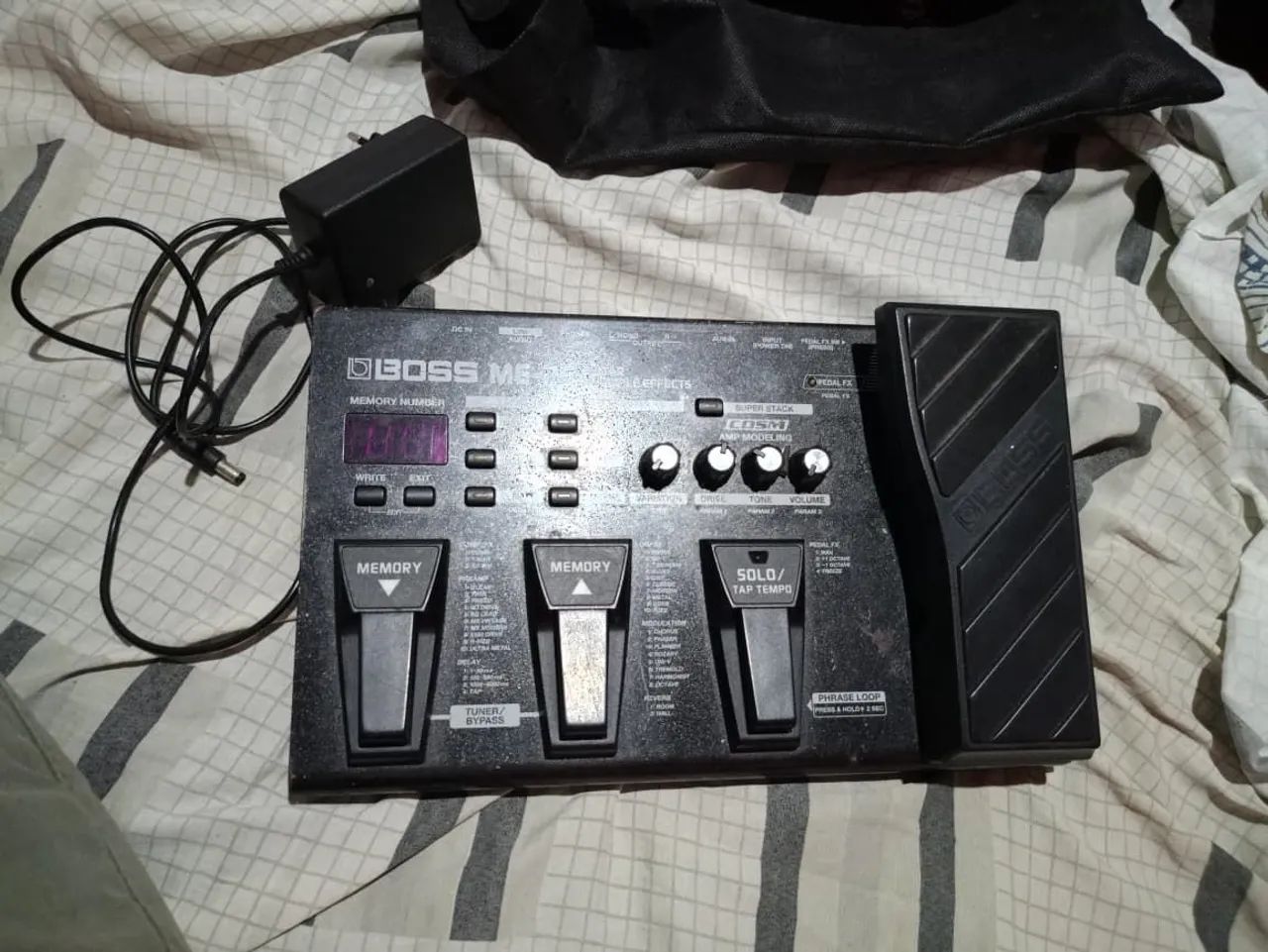 Pedaleira me25