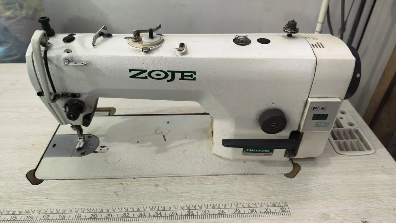 Máquina de costura ZOJE