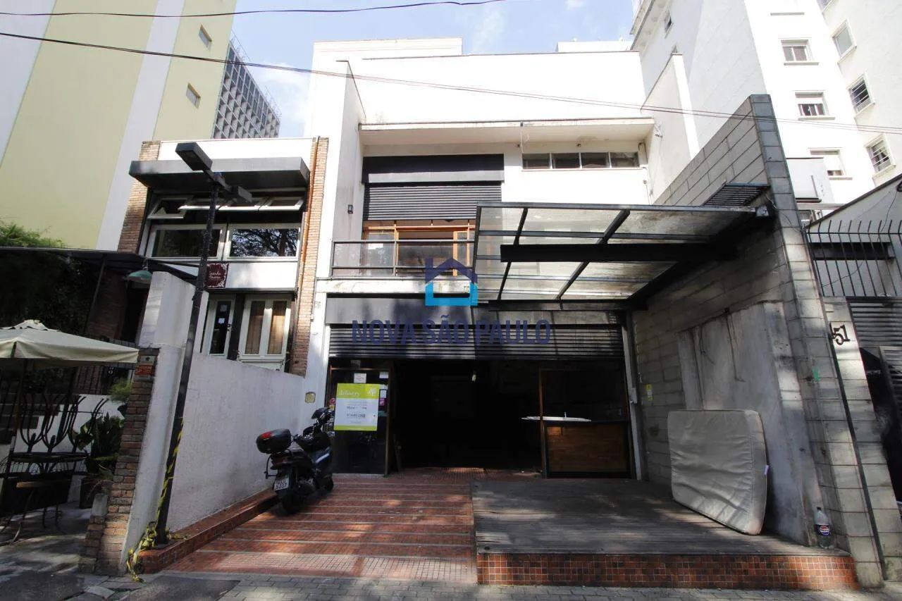 Prédio comercial em frente ao Maksoud Plaza Hotel