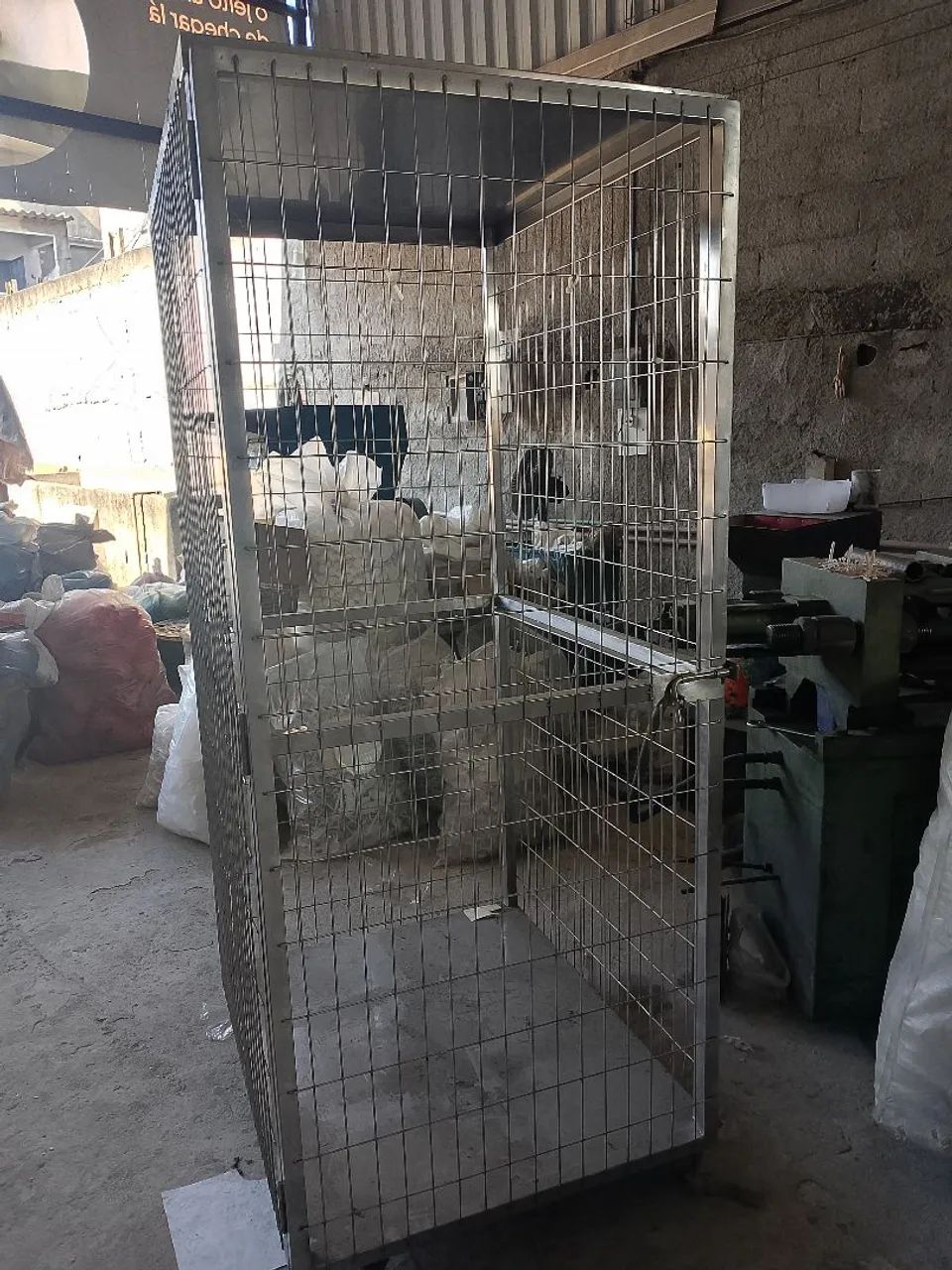 Gaiola de armazenamento semi nova . - Foto 4