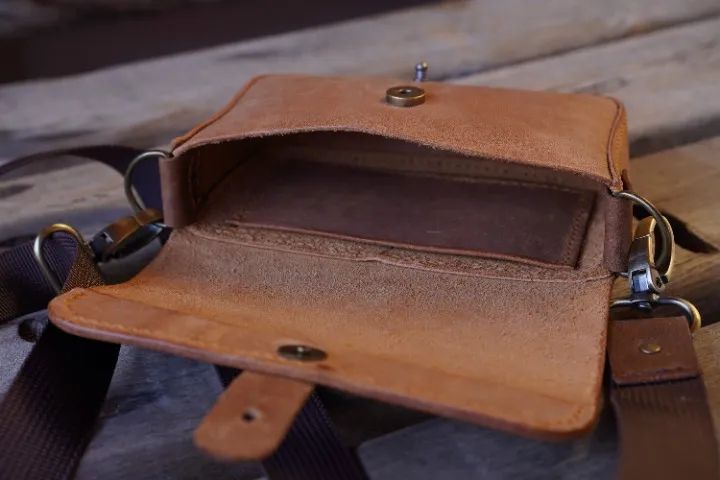 mini bolsa transversal de couro legítimo crazy horse - Foto 4