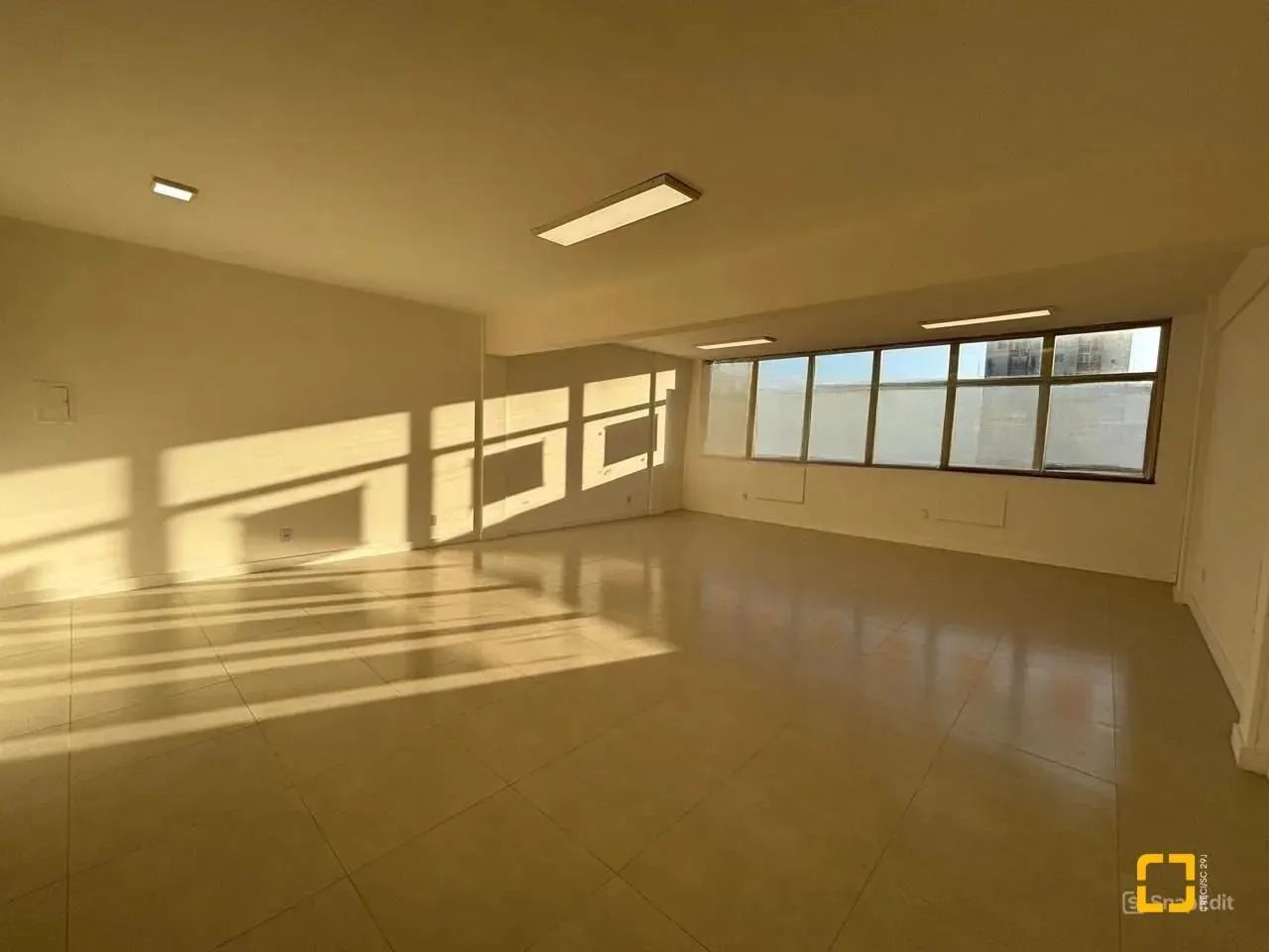 Sala no Centro de Florianópolis com 64 m² - Foto 2