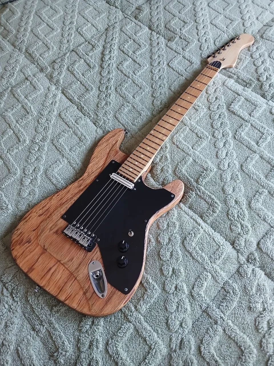 Guitarra Jennifer Customizada - Foto 2