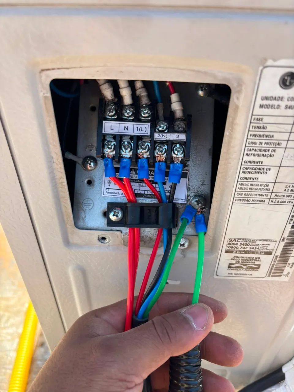instalação e manutenção em ar condicionados  - Foto 4