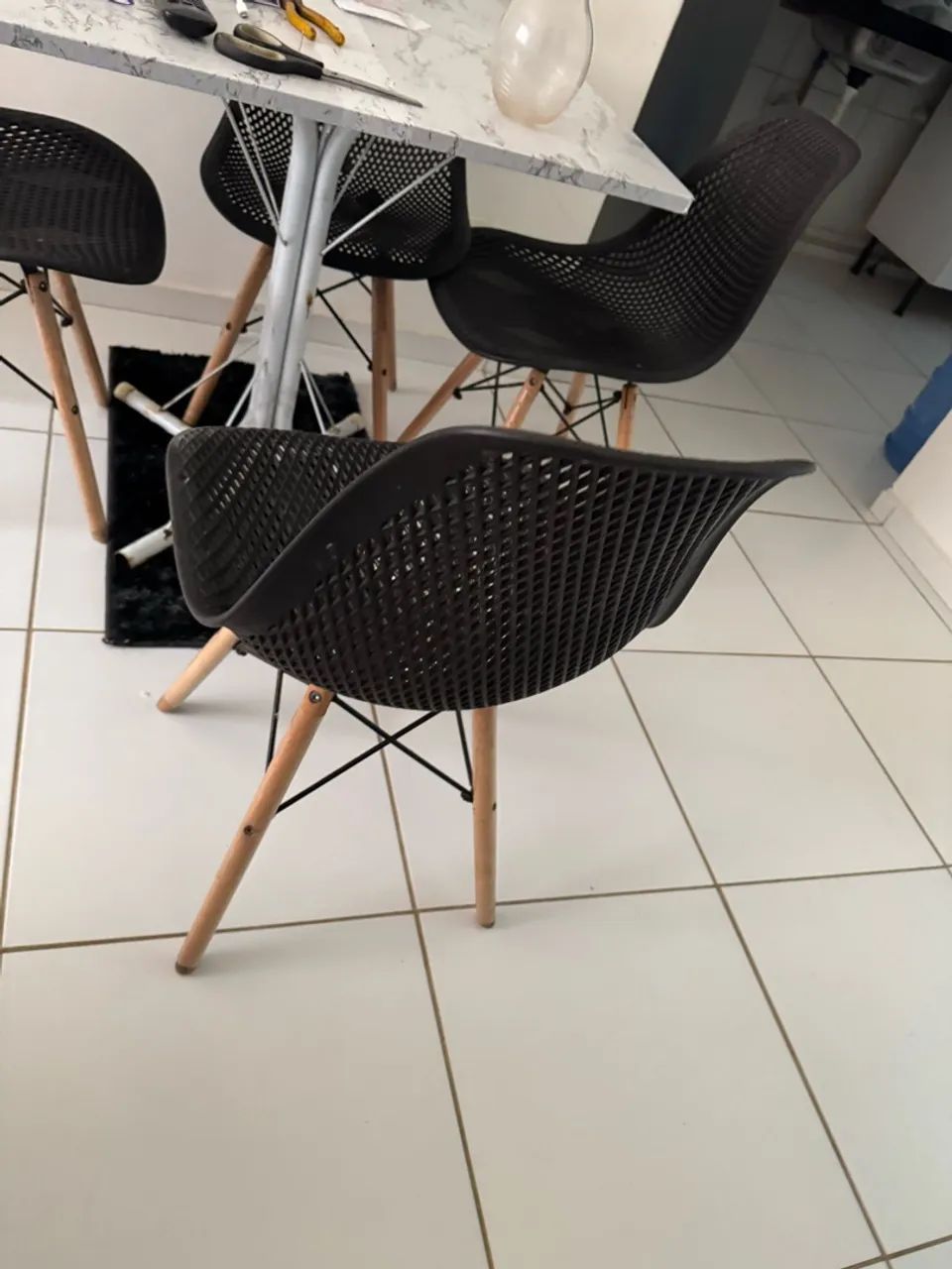 Mesa de jantar  com 4 cadeiras  - Foto 3