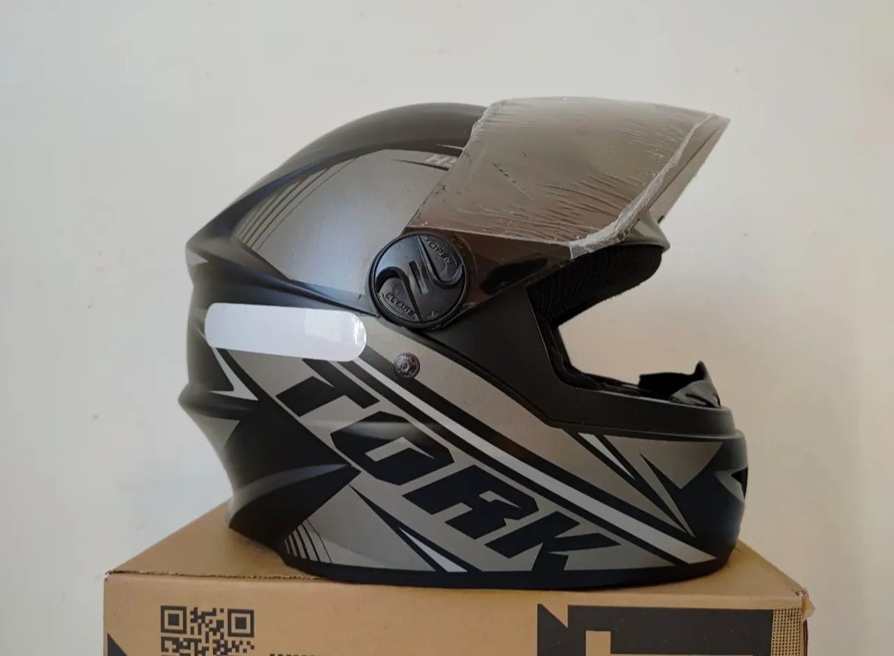 Capacete R8 Novo, Tamanho 58 A VISTA 