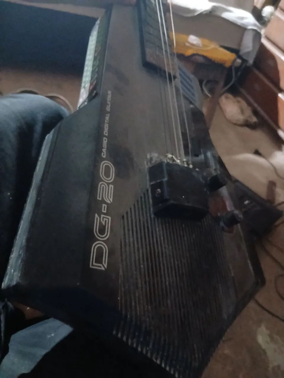 Guitarra ? DG-20 com defeito  - Foto 2