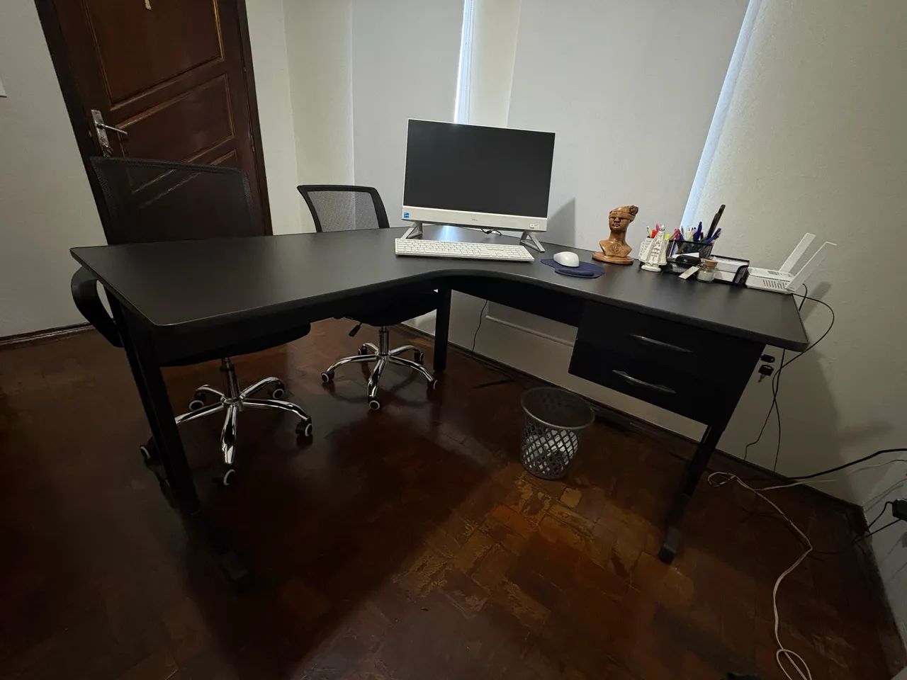 Mesa de escritório com gaveta  - Foto 2