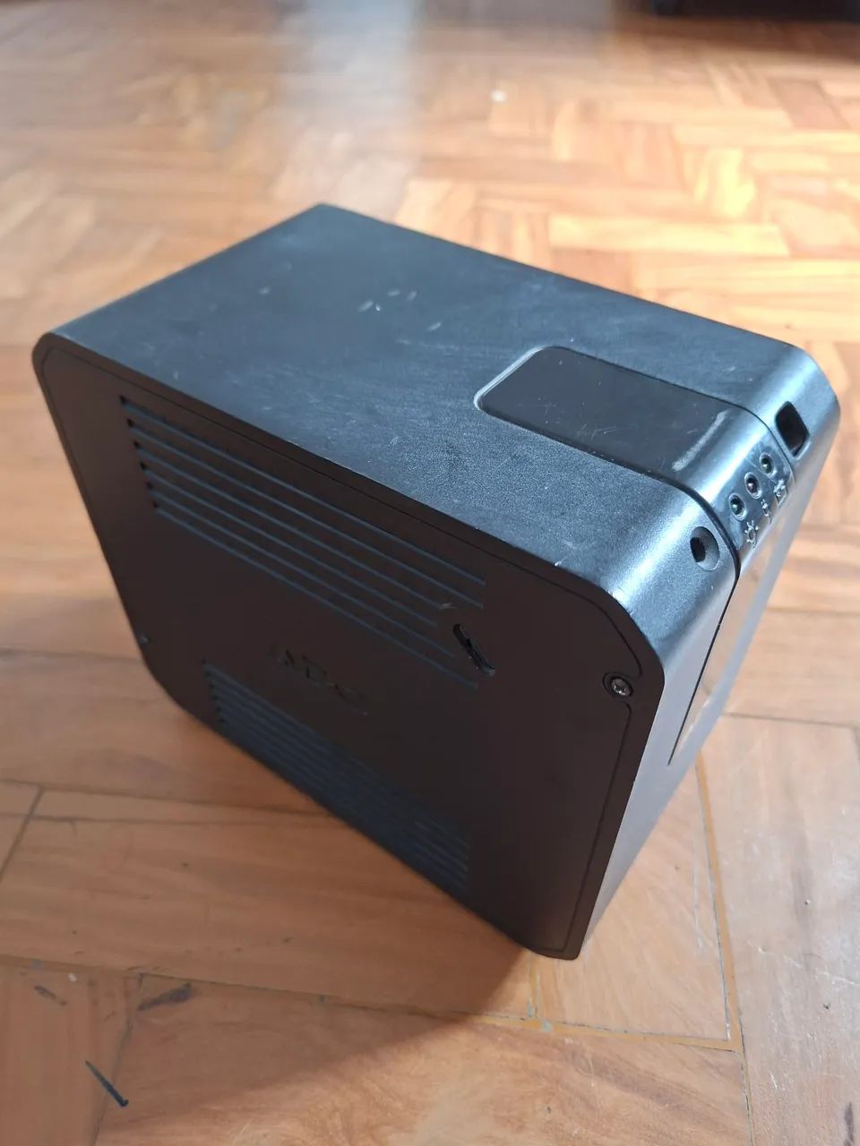 Nobreak APC bateria zerada