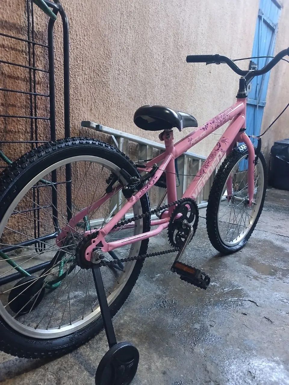 Bicicleta infantil semi-nova. Usada 2 vezes - Foto 2