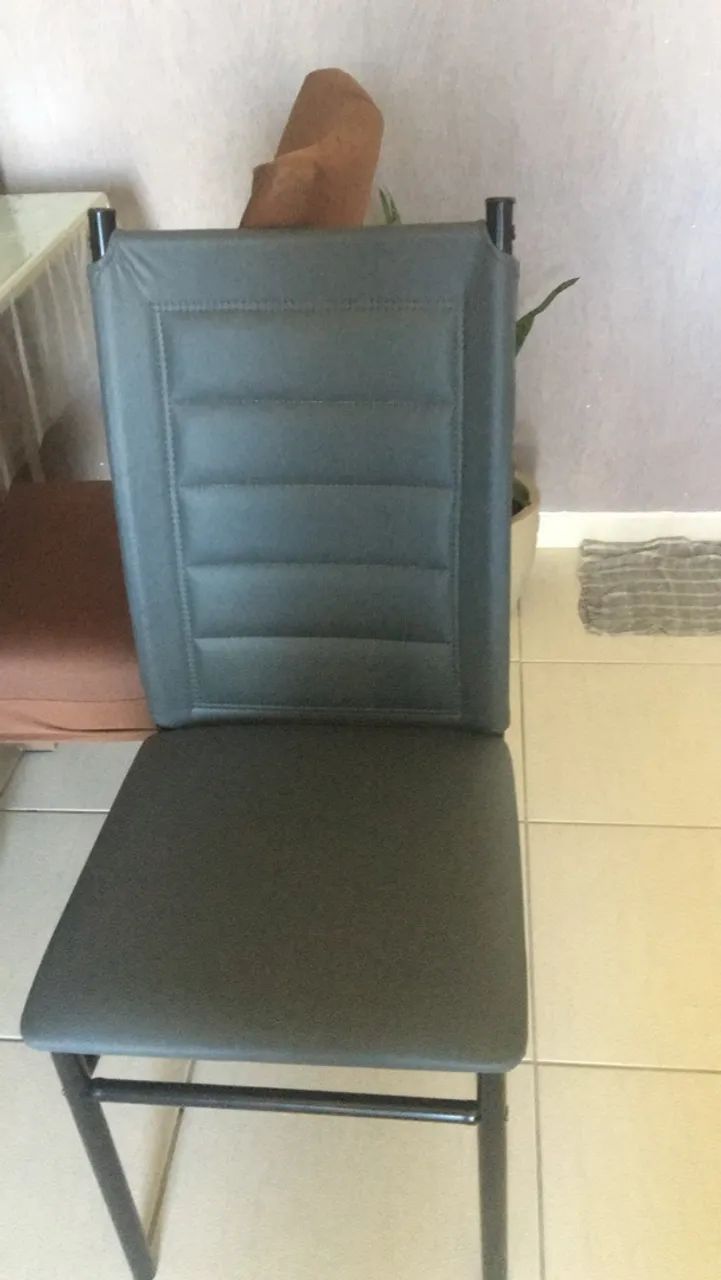 Vendo conjunto de 6 cadeiras NOVAS - Foto 3