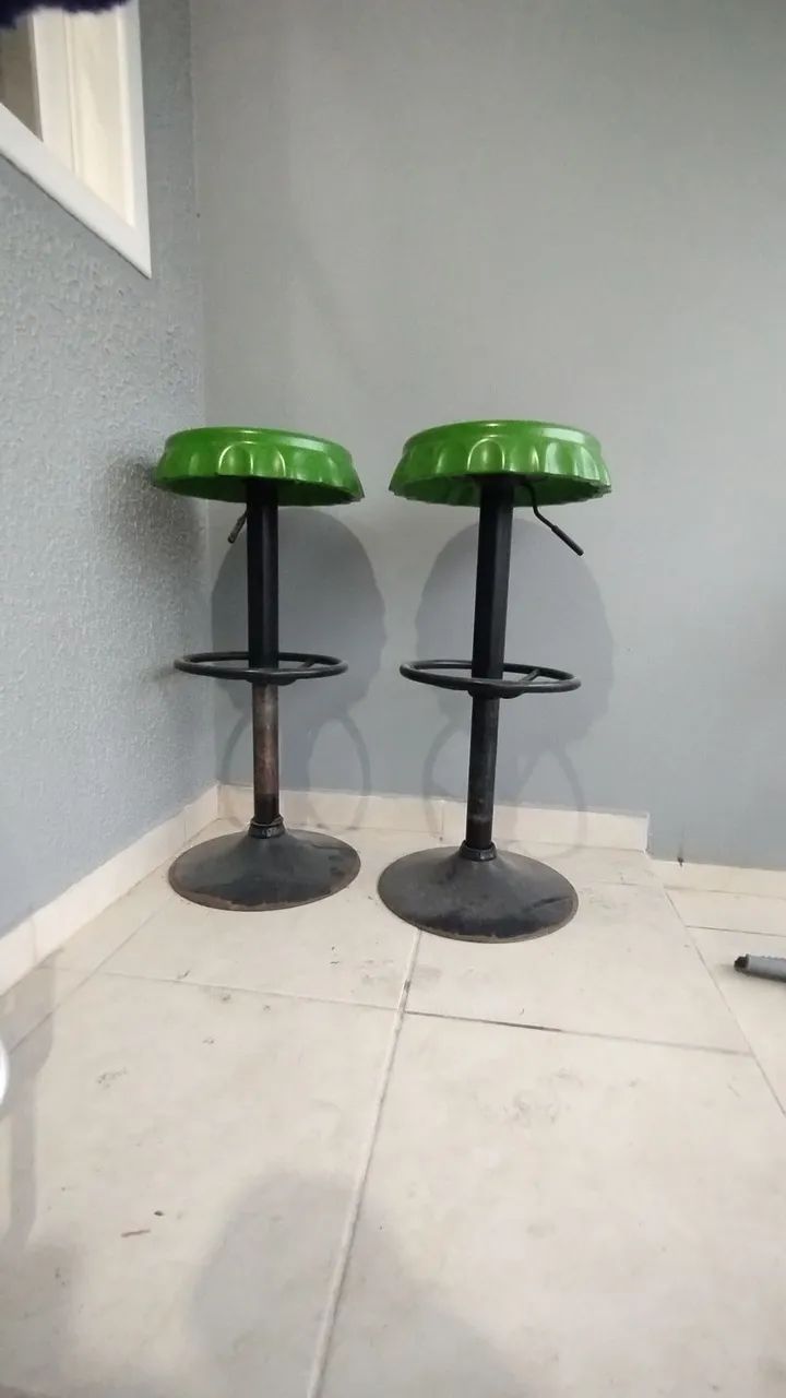 Bancos de Bar estilo Tampa de Garrafa 