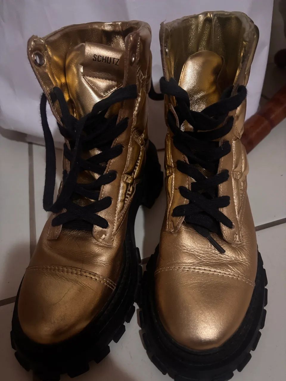 Bota Dourada  Schutz- Perfeita ! Como nova !  - Foto 3