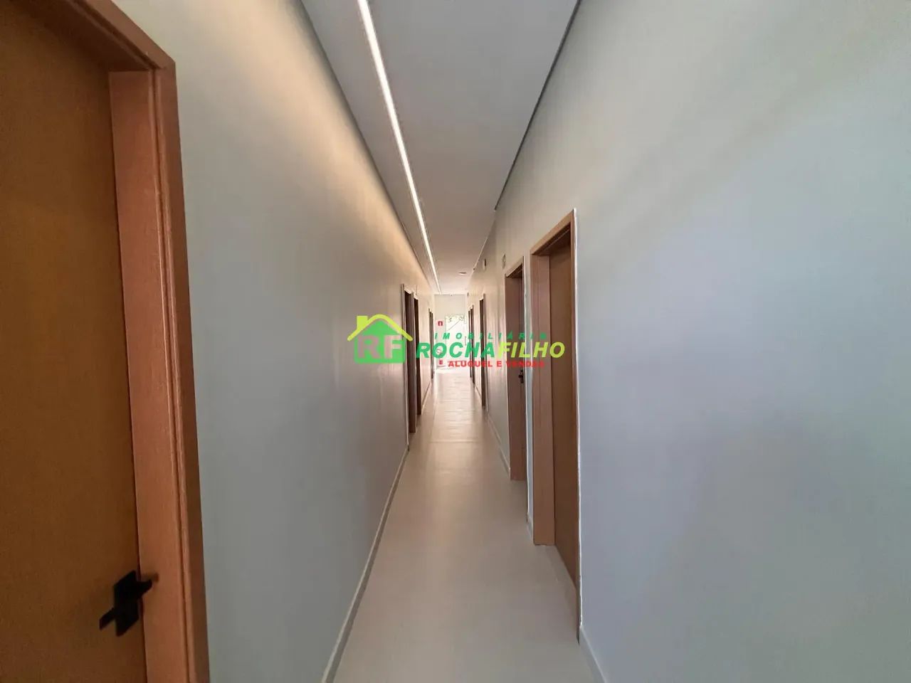 SALA COMERCIAL MOBÍLIADA NA ZONA LESTE. - Foto 4