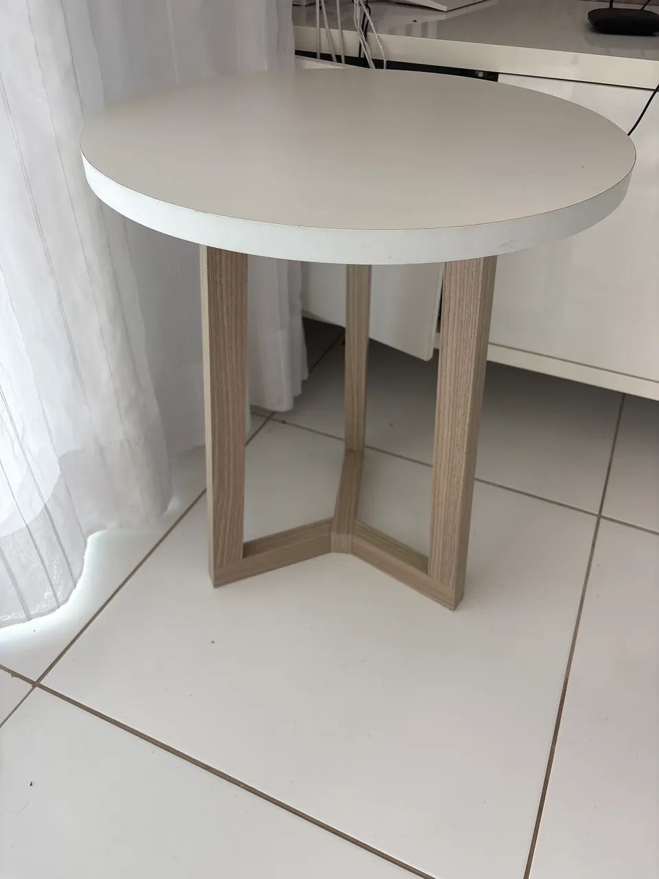 Mesa de canto 