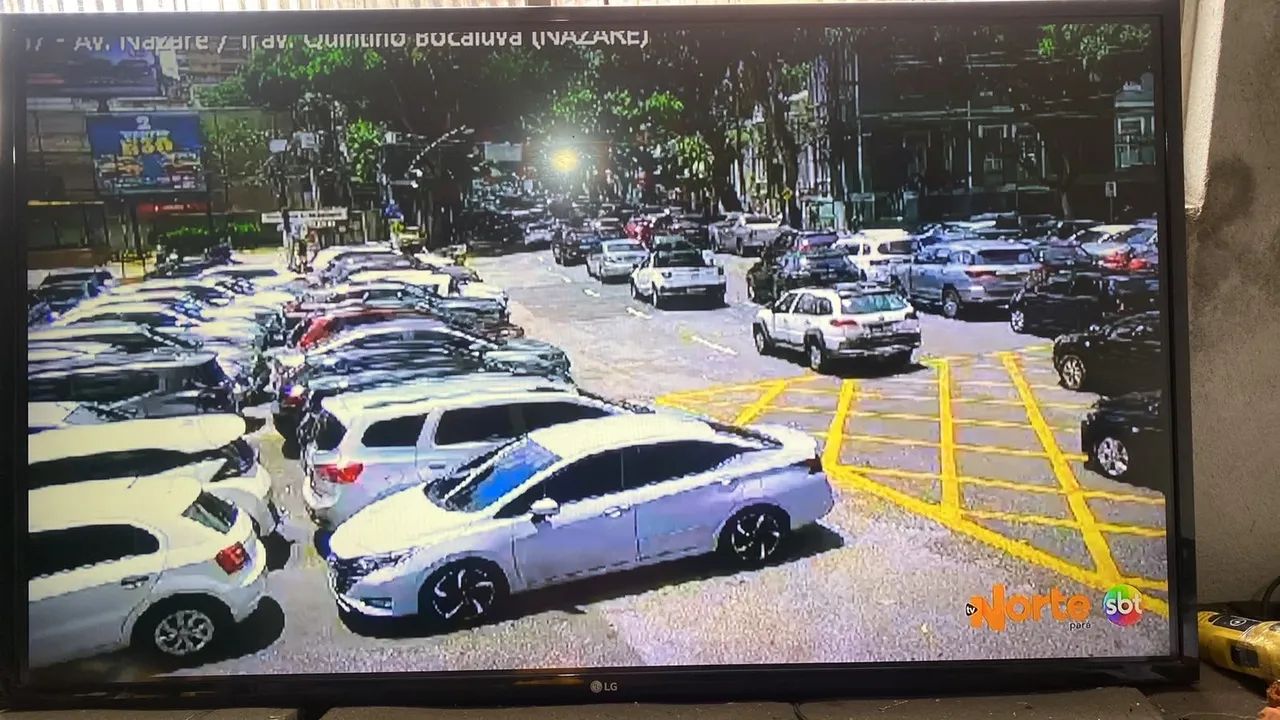 Vende-se uma TV LG 32 polegadas smart tudo funcionando - Foto 2