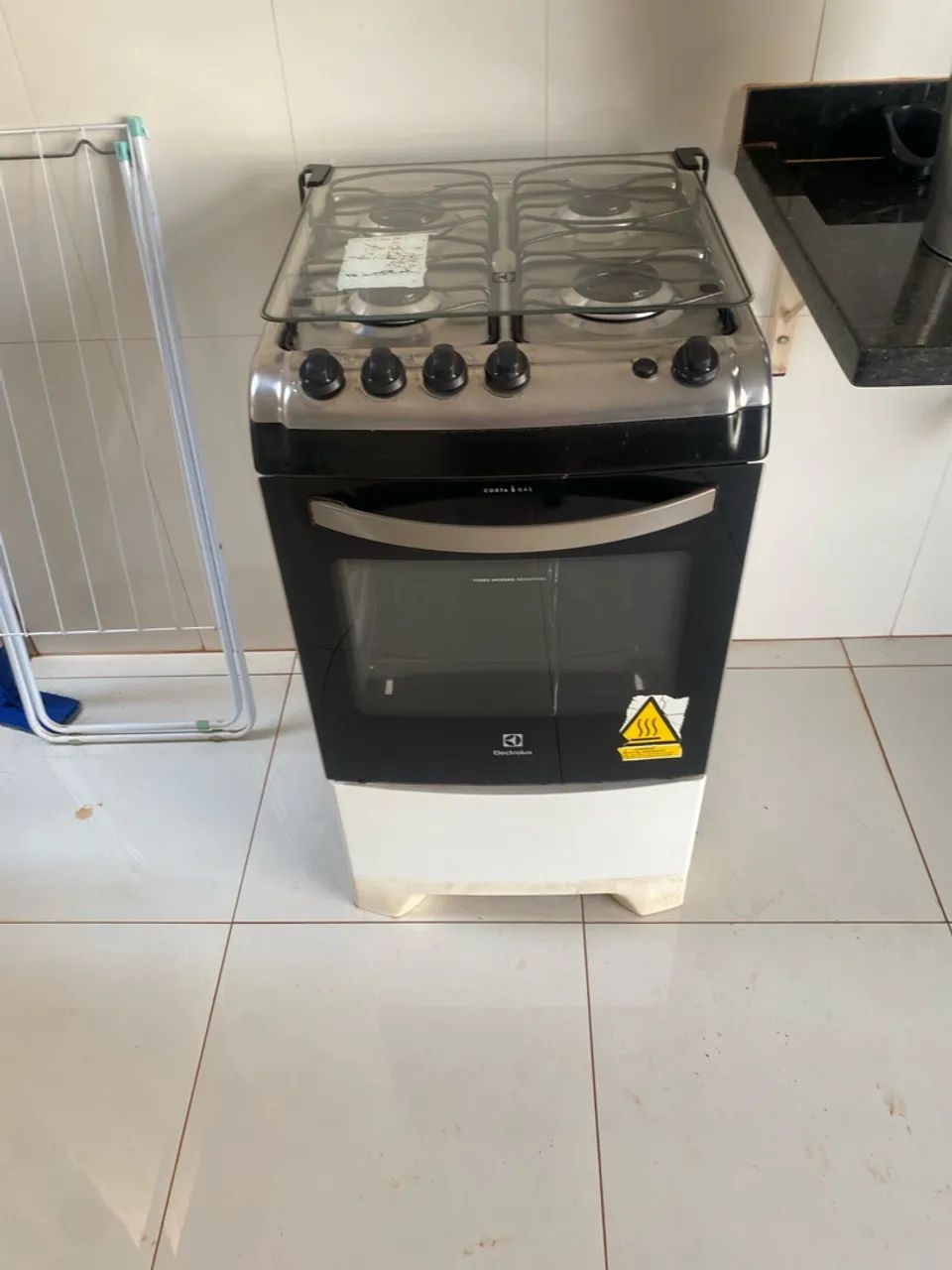 Fogão 300,00