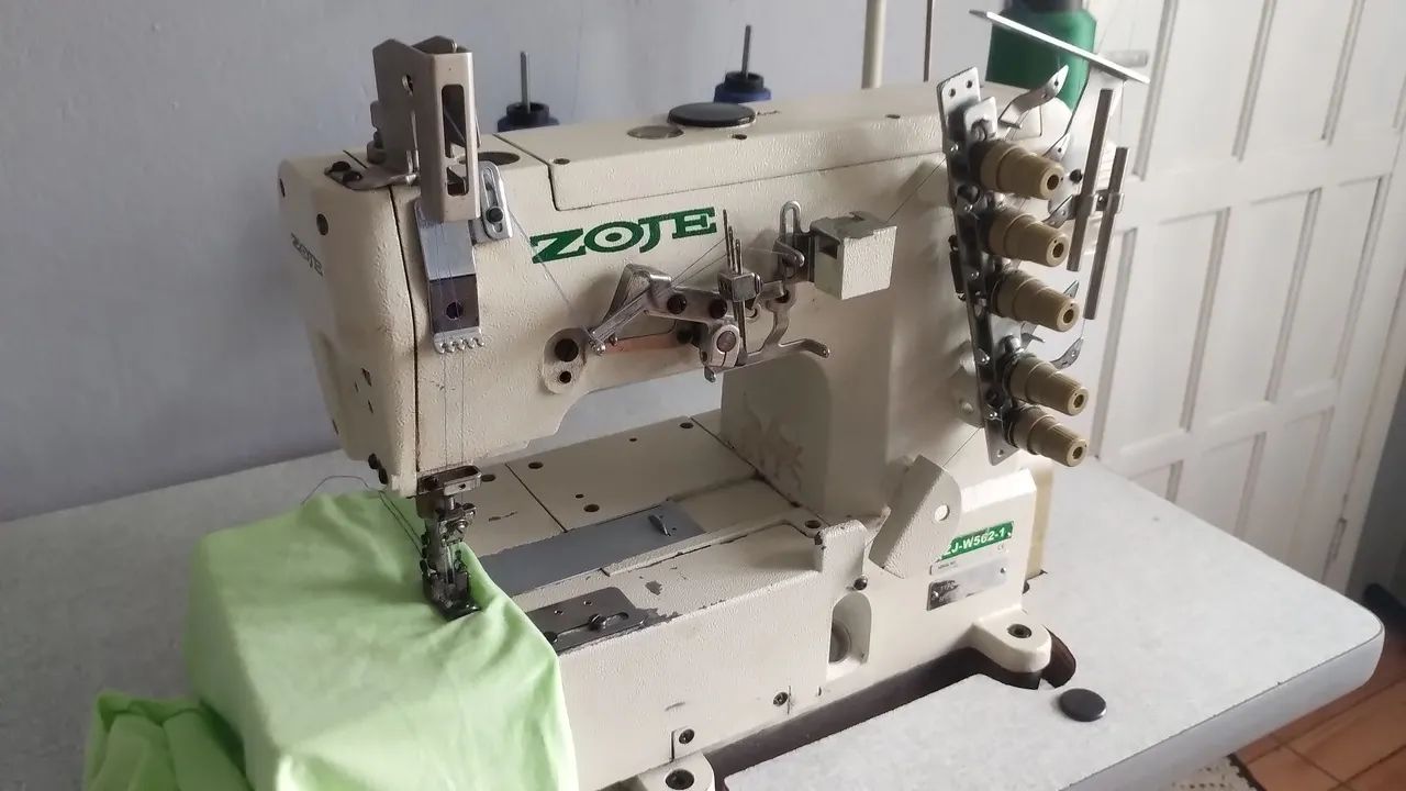 Máquina de costura Galoneira 