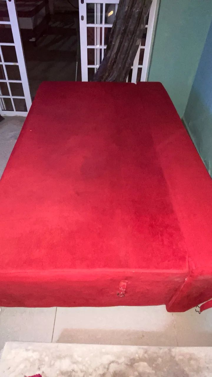 Sofá-cama 3 lugares vermelho | Ótimo estado | Com 3 almofadas - Foto 2
