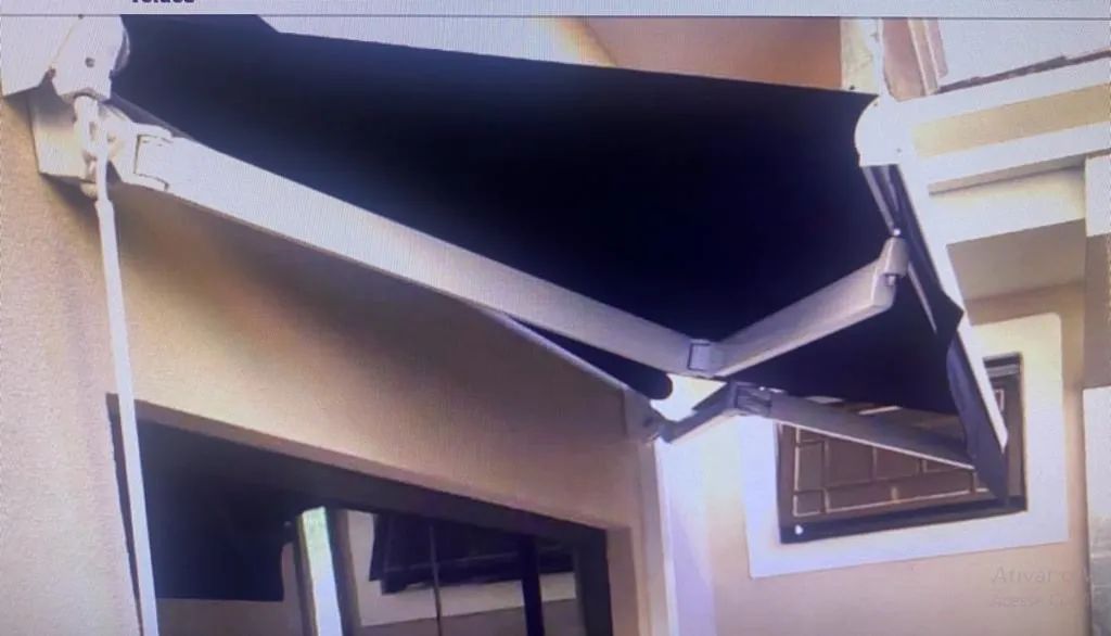 Toldo motorizado com braço articulado - Foto 3