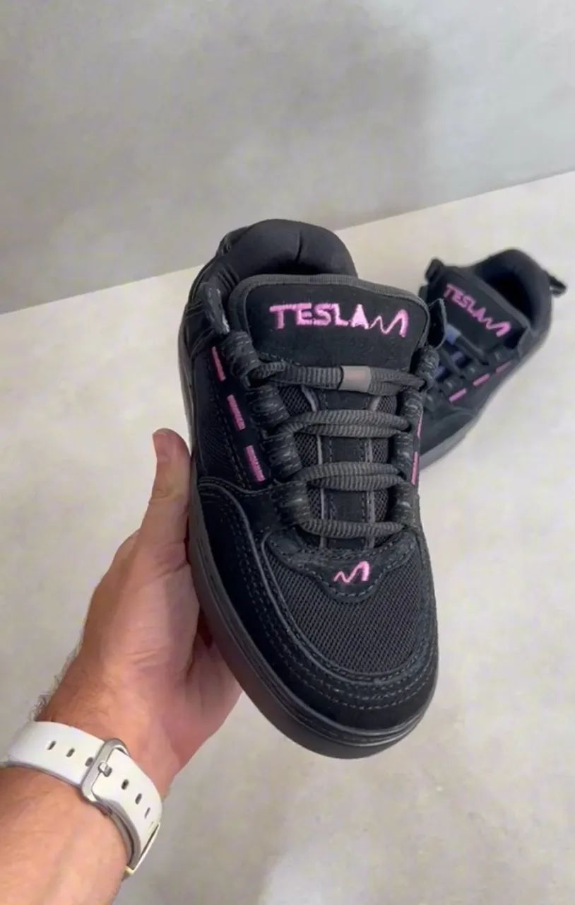 Tênis tesla