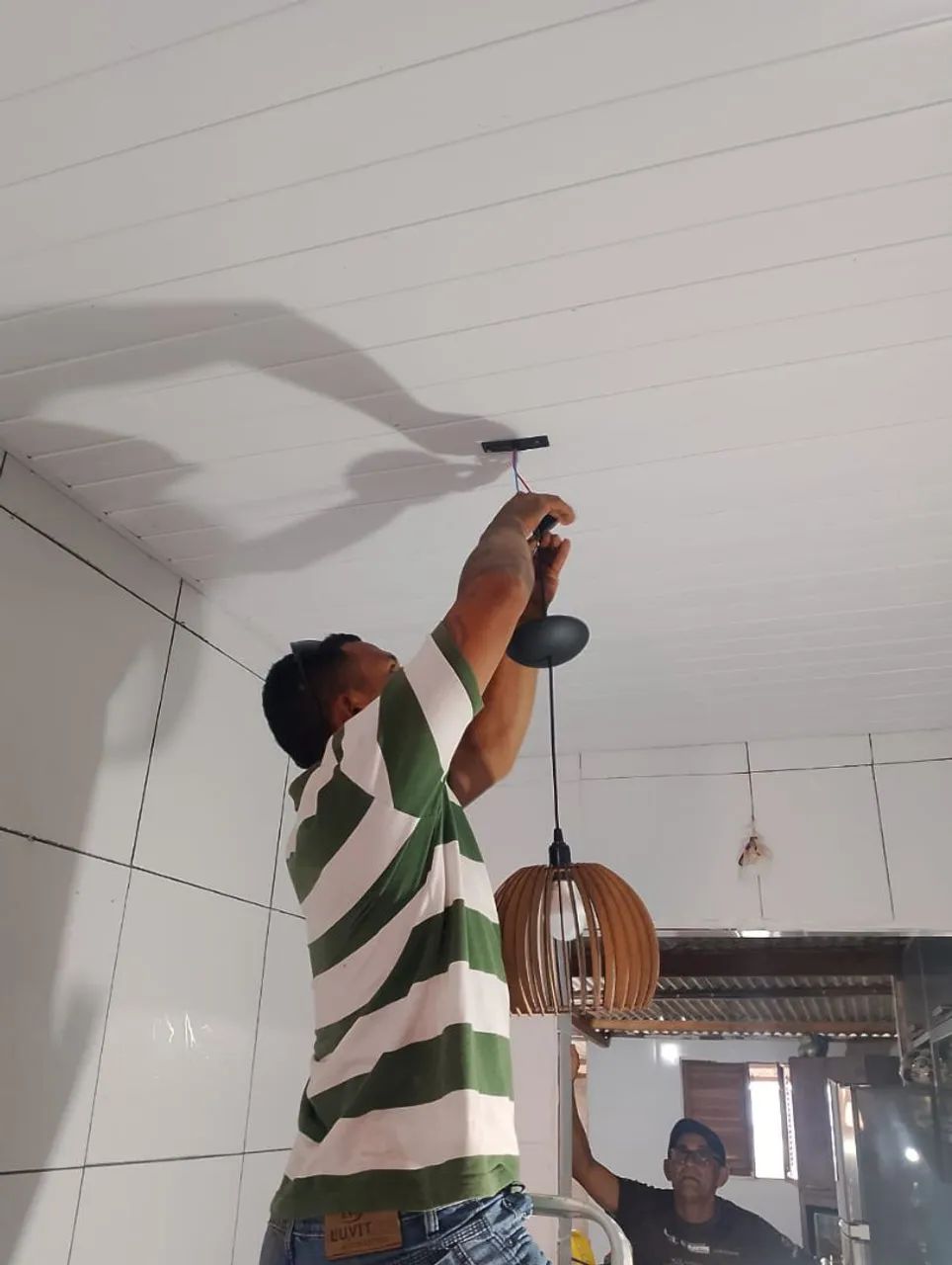 Instalações e reparos elétricos prediais e residencial. - Foto 2