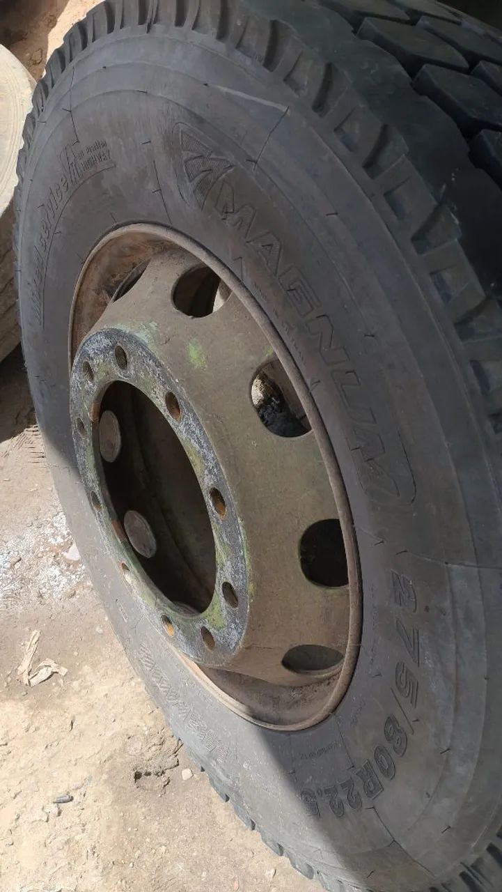 Pneu com roda 275  - Foto 4