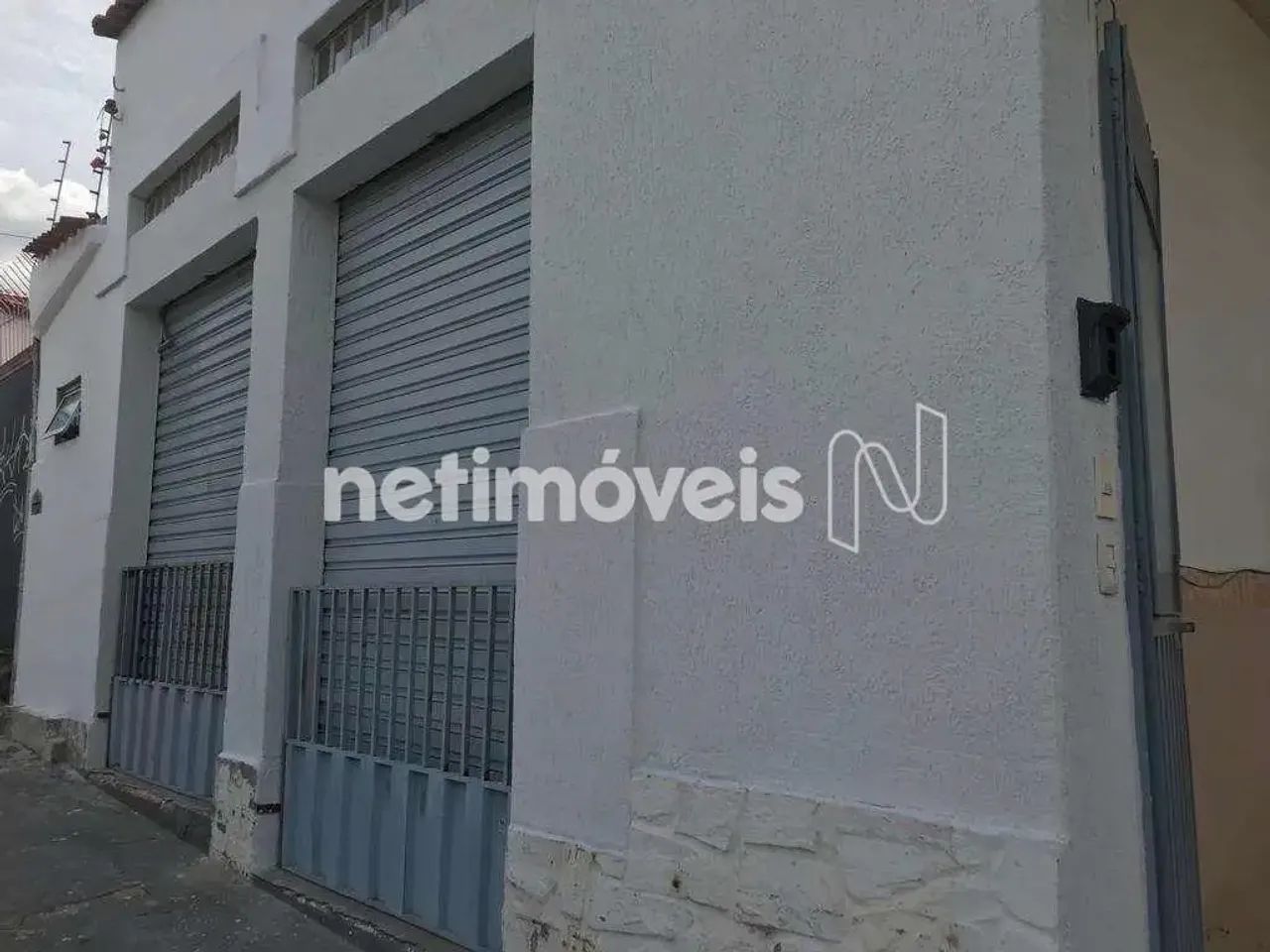 Excelentes Lote - 2 casas separadas e 6 Vagas descobertas - Foto 3