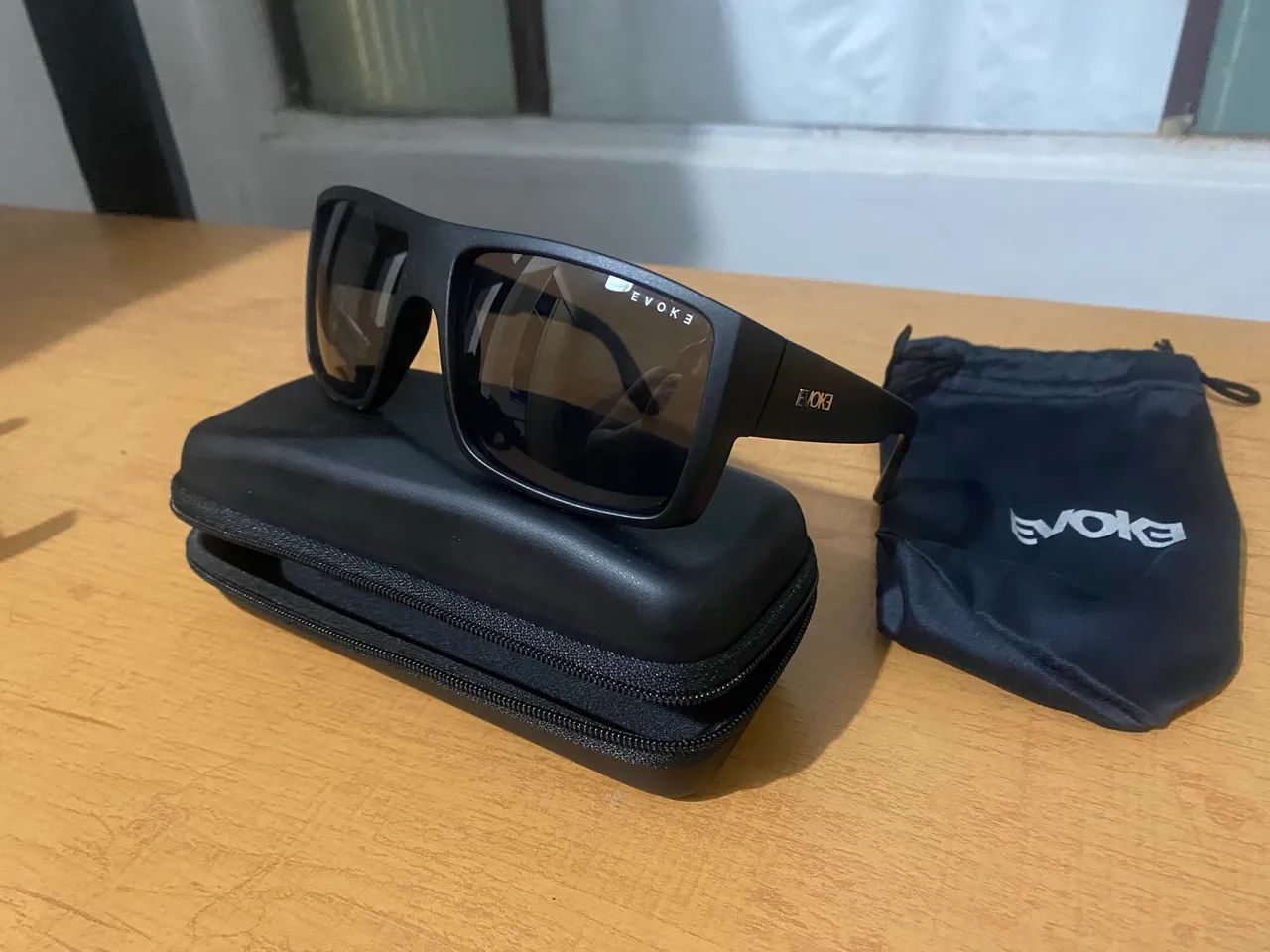 Vendo óculos de sol masculino Evoke