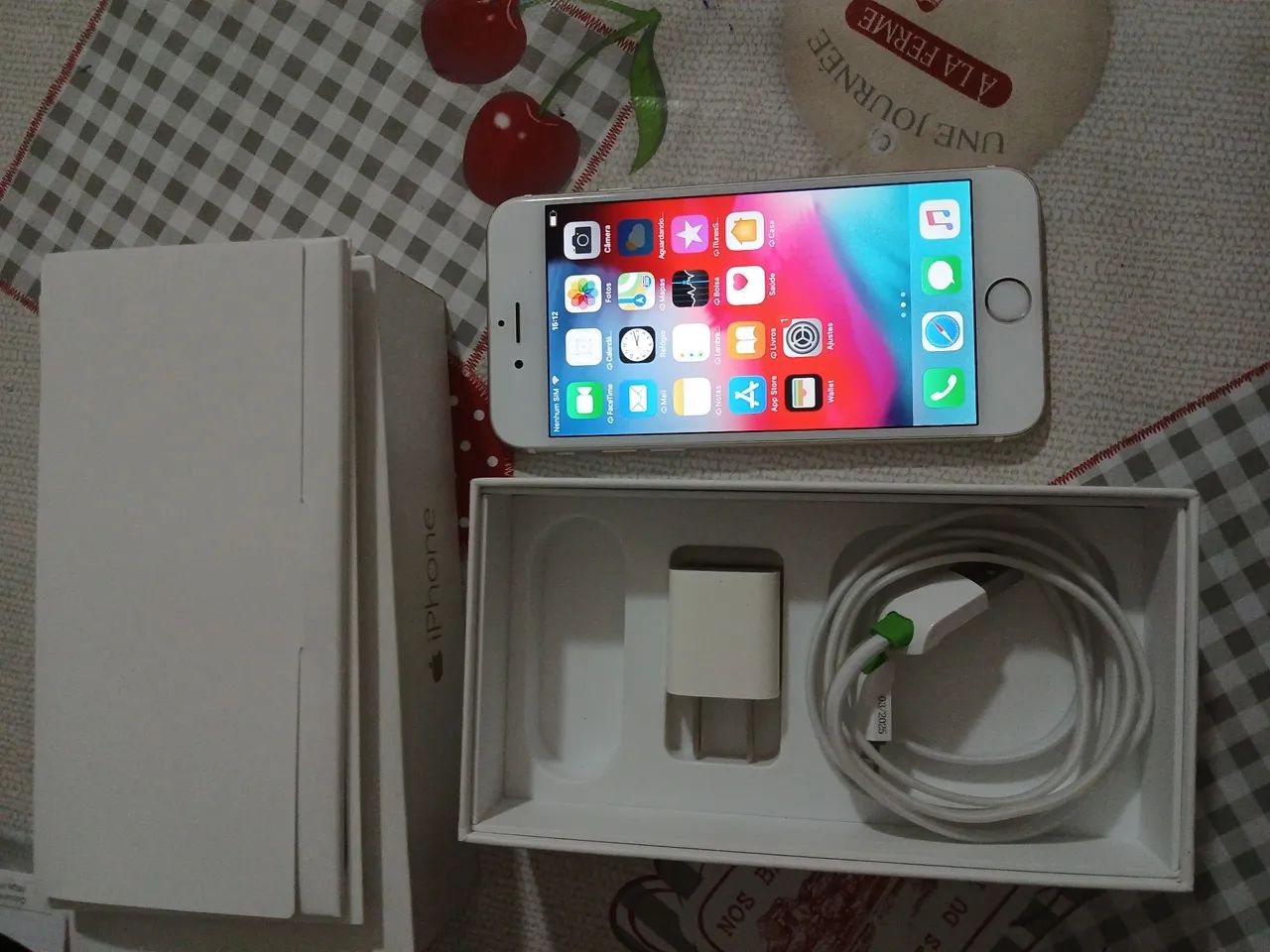 Vendo iphone 6 (leia a descrição)