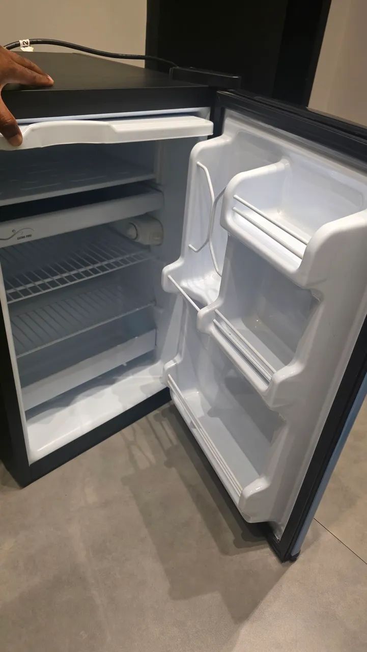 Frigobar utilizado 4x - Praticamento Novo - Foto 5