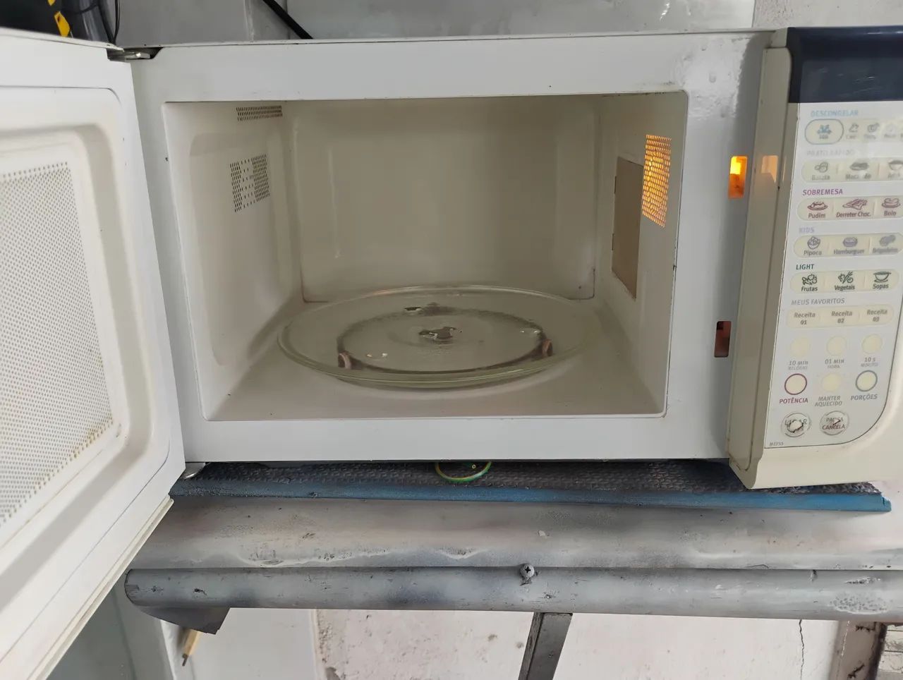 Microondas Electrolux MEF 33 funcionando perfeitamente  - Foto 2
