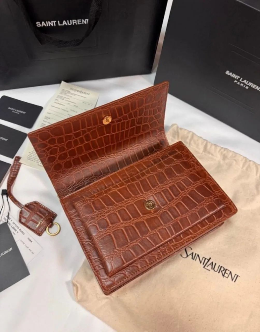 bolsa ysl sunset couro estilo crocodilo marrom - Foto 4