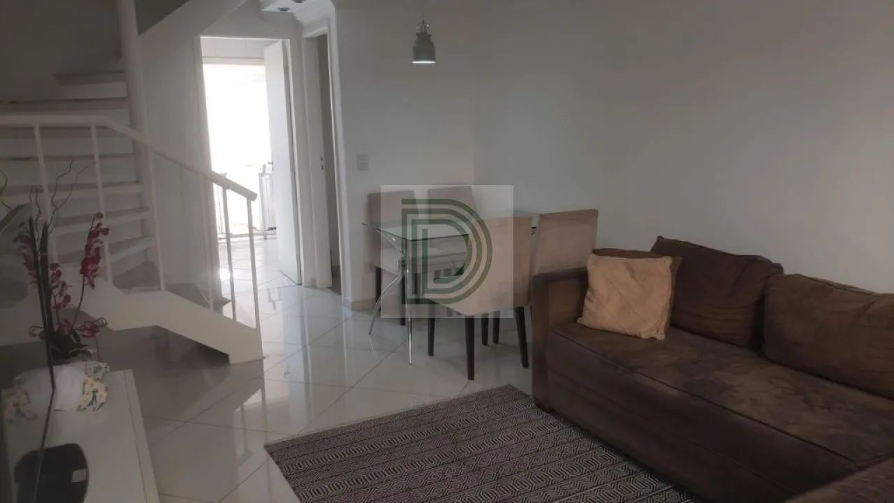 CASA À VENDA, CONDOMÍNIO FECHADO