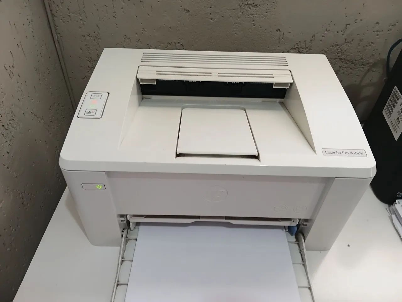 Hp m102w monocromática 