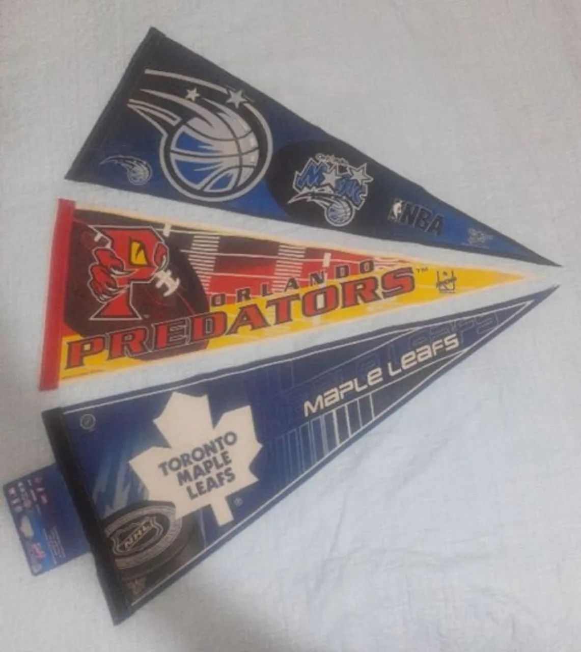 Flâmulas NBA e Arena Football.