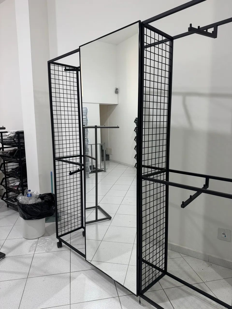 Expositor com espelho  - Foto 2