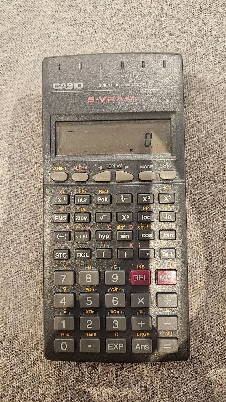 Calculadora Científica CASIO FX 82 TL
