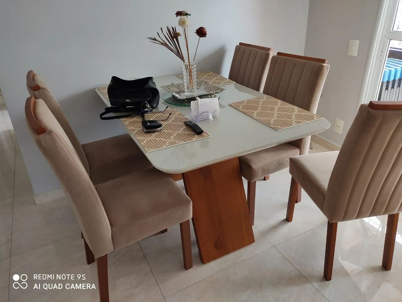 Conjunto de mesa com 6 cadeiras  - Foto 2
