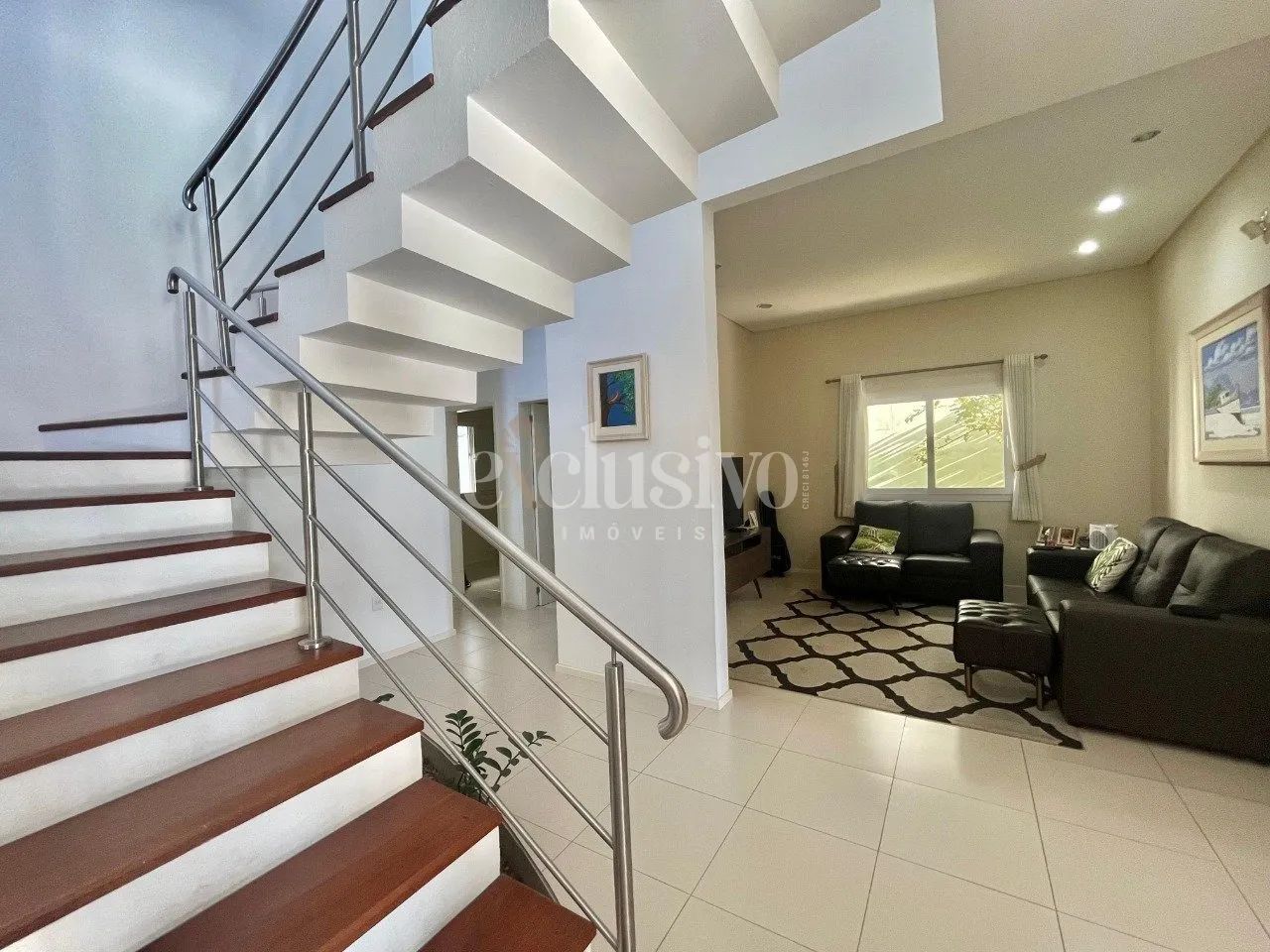 Ampla casa com 6 dormitórios e vista para o mar no bairro Itaguaçu - Foto 3