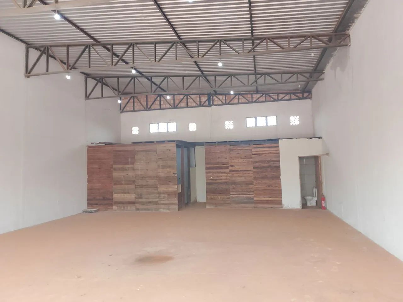 Alugam se galpão  - Foto 2