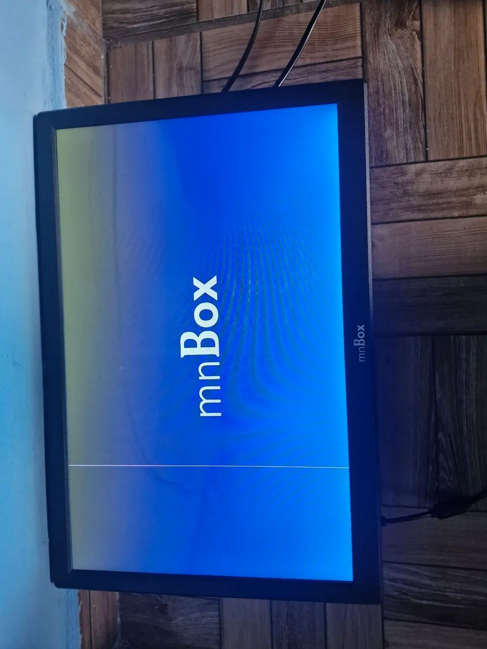 Monitor LED mnBox de 17.1 polegadas 