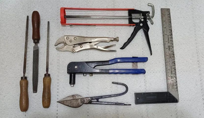 Ferramentas p/ trabalhos c/ chapas, calhas e rufos