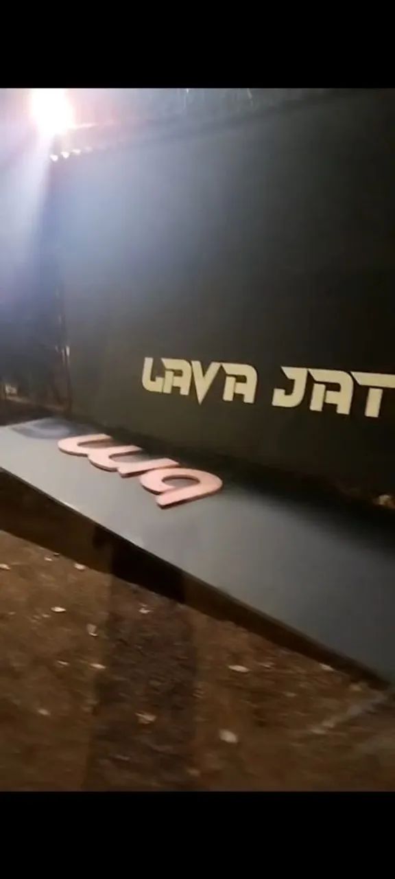 Vendo placa de PVC de 10 metros usada pra loja sem Nome conservada 