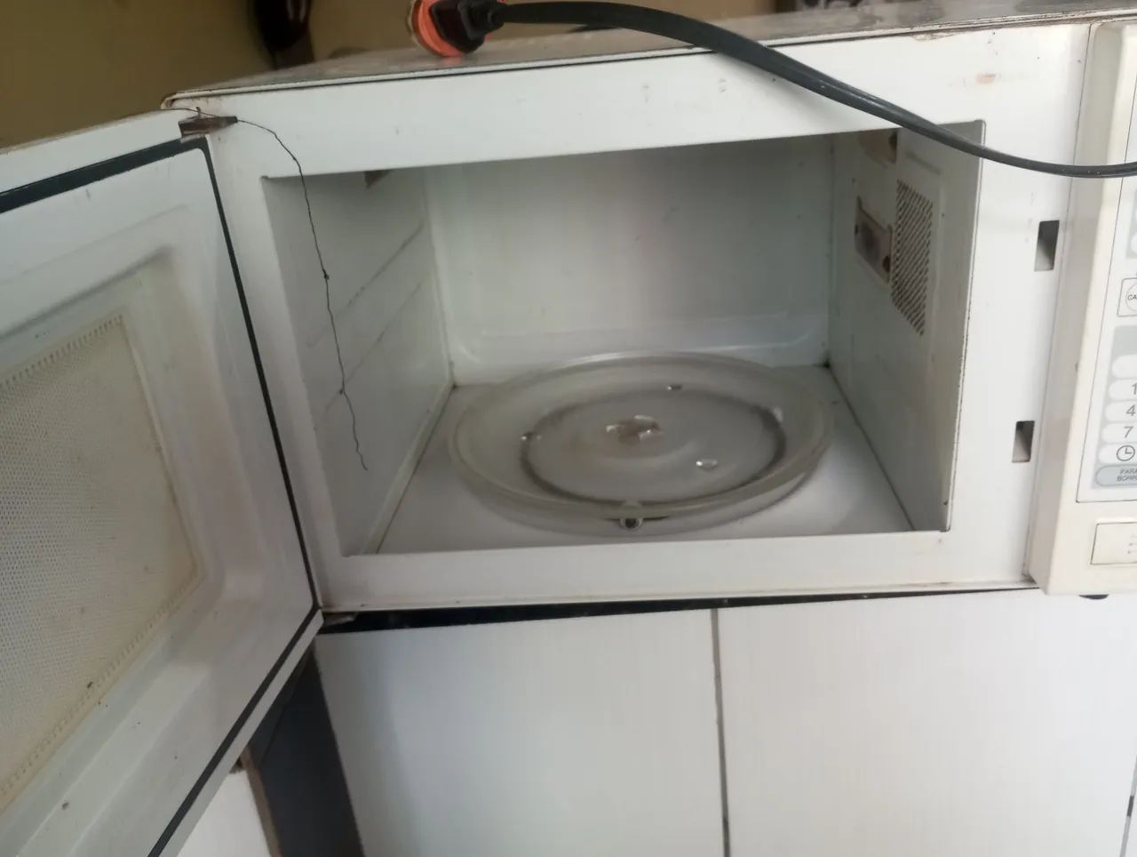 Vendo microondas e estufa pra salgados - Foto 2