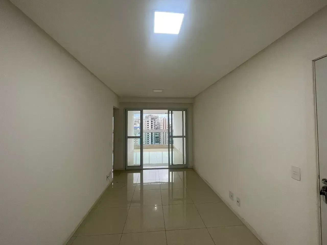 Apartamento com 2 Quartos para alugar, 70m² - Itapuã - Foto 3
