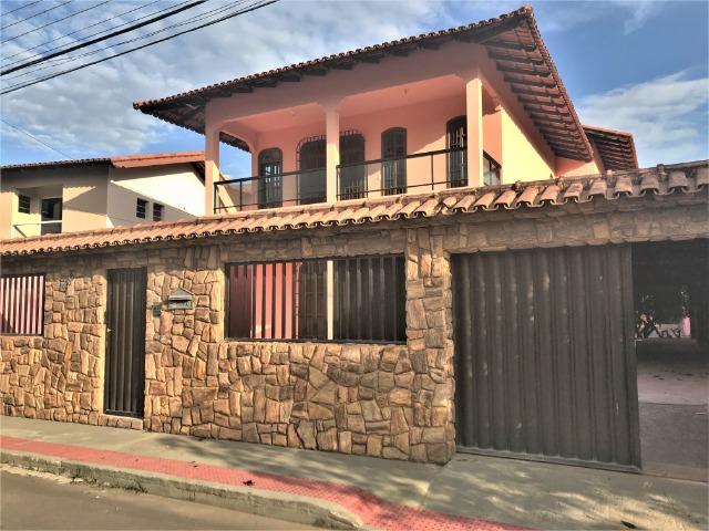 Excelente casa Duplex 4 quartos sendo 3 suítes área total de 700m² em Jacaraípe