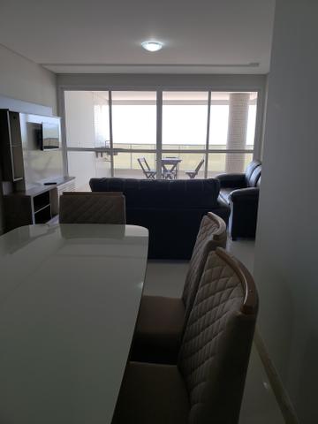 Apto de luxo, 3 suítes, 2 vagas de garagem de frente à praia - Foto 5