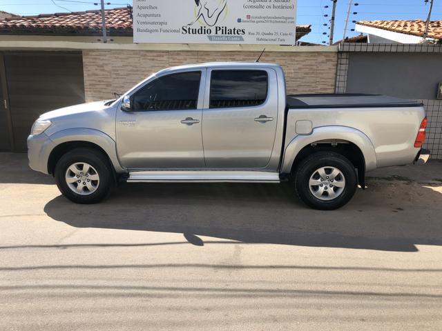 Vendo Hilux SRV 4x2 automática flex - Foto 4