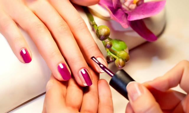 Procuro manicure/depiladora